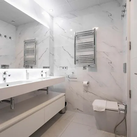 Mediterranean Sunset Cliffs Apartment *